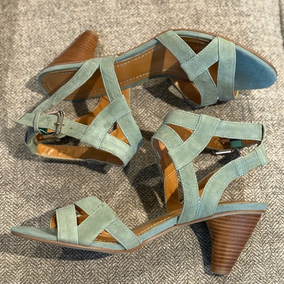 Women’s NineWest sandals - Picture 4 of 6